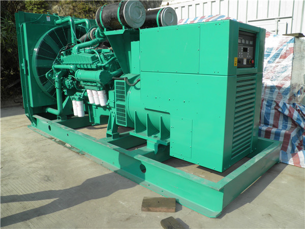 芦山出租发电机 发电机组厂家：柴油发电机组的控制屏的作用是什么？