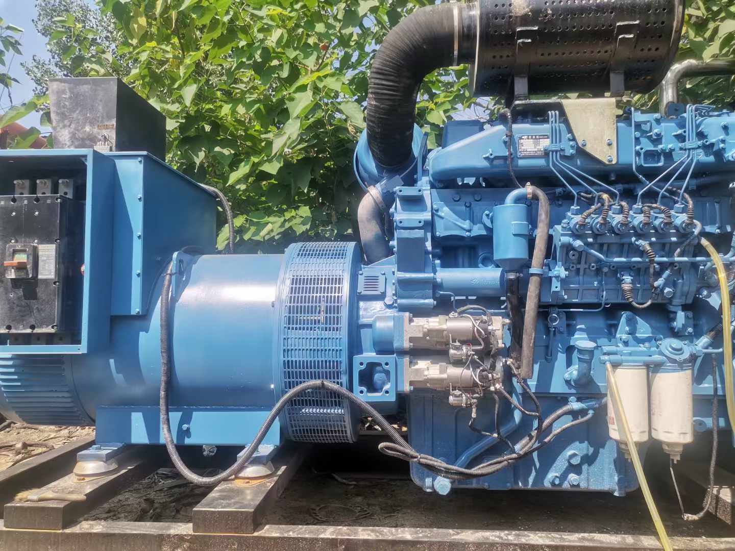 芦山详细说明降低 800kW 柴油发电机输出电流波动的方法